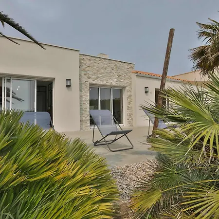 Villa Au Calme, Proche De La *