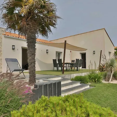 Au Calme, Proche De La Villa *