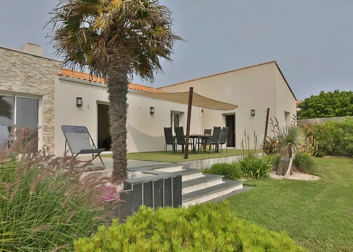 Au Calme, Proche De La Villa *