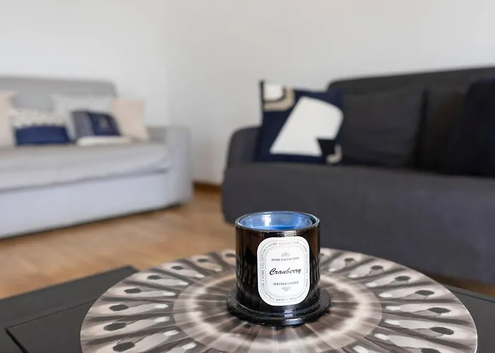 Au Calme, Proche De La *