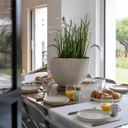 Au Calme, Proche De La Villa *