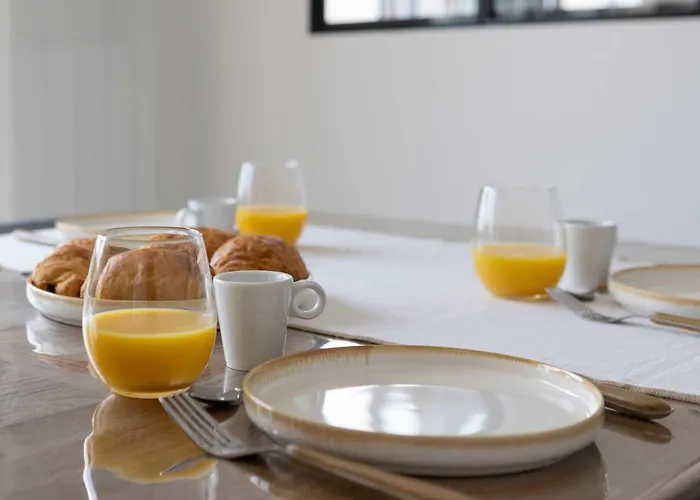 Au Calme, Proche De La Vila